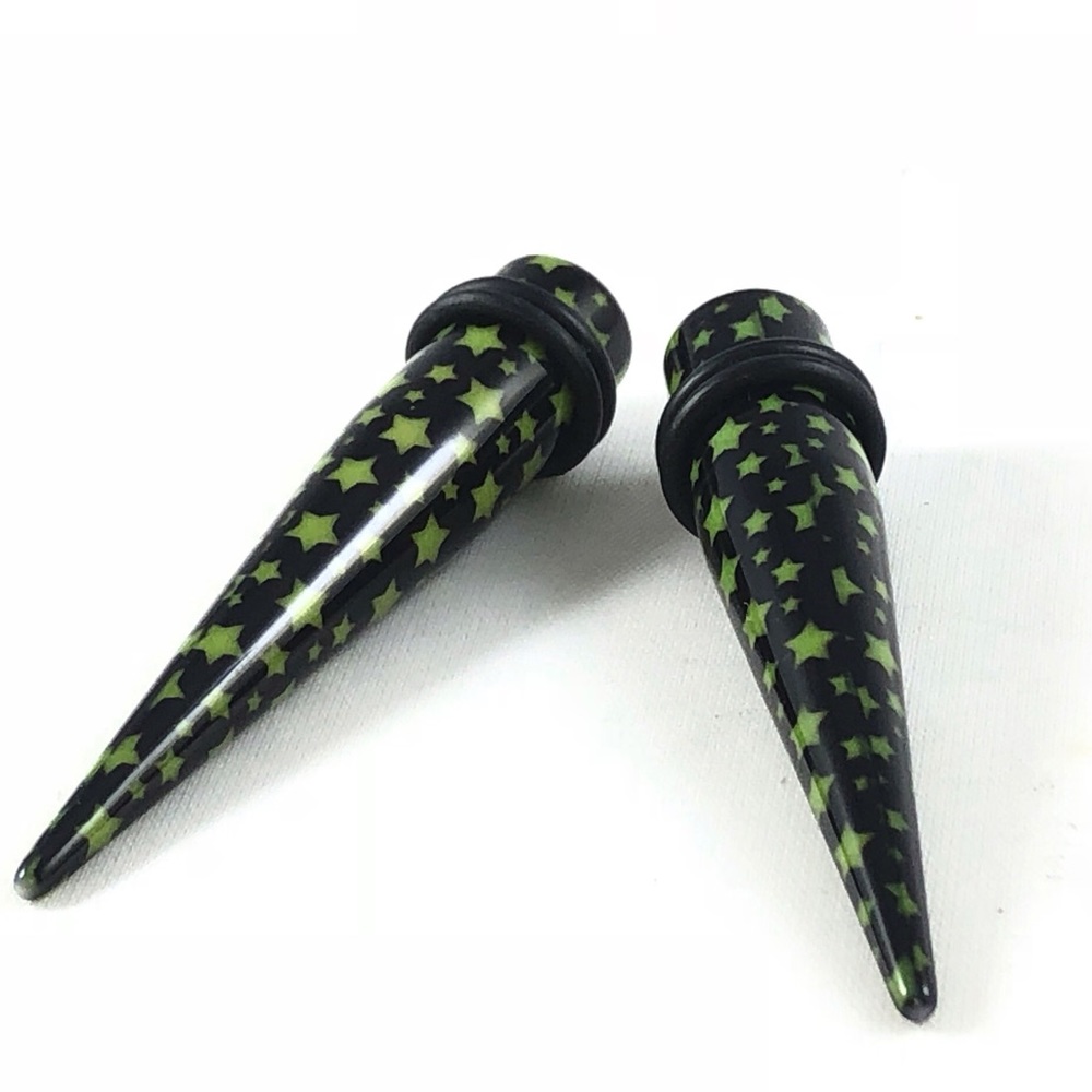 1/2”-00-0g Black & Green Stars Acrylic Ear Tapers